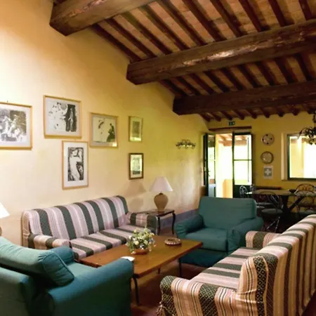 Workers Land On Estate With Pool Near Pisa And Florence * Ghizzano