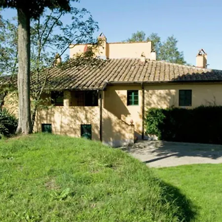 Workers Land On Estate With Pool Near Pisa And Florence * Ghizzano