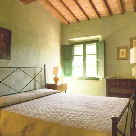 Workers Land On Estate With Pool Near Pisa And Florence *